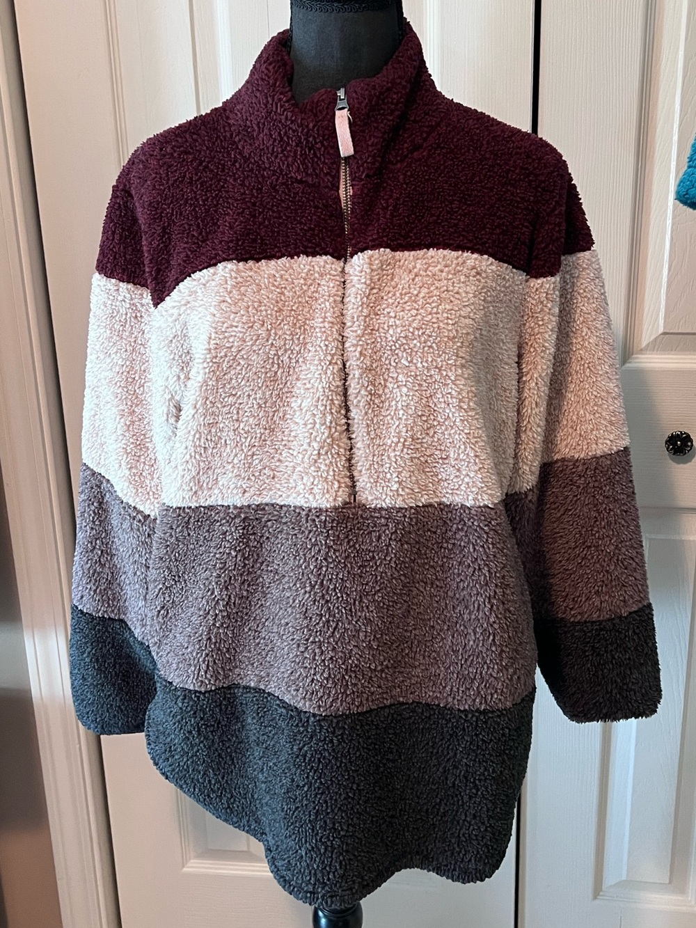 NWOT Maurice’s cozy sherpa half zip top size large